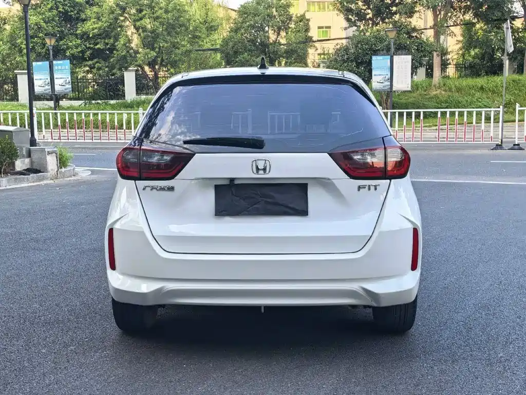 Honda Fit — миниатюра 5
