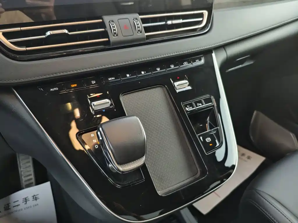 Hongqi Hongqi HQ9 PHEV — миниатюра 14