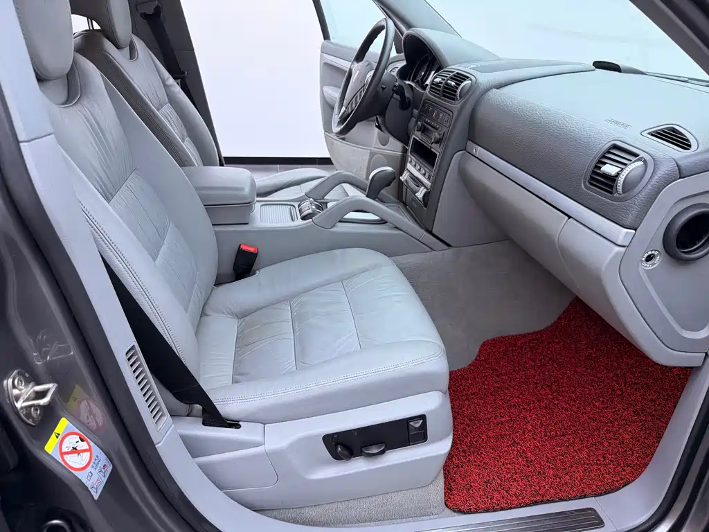 Porsche Cayenne — миниатюра 17