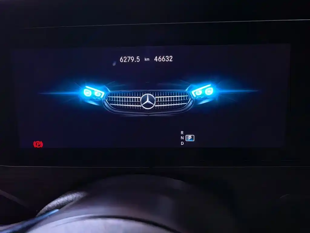 Mercedes-Benz E-Class — миниатюра 3