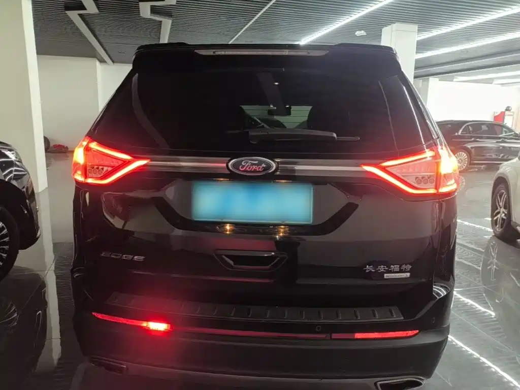 Ford Edge — миниатюра 6