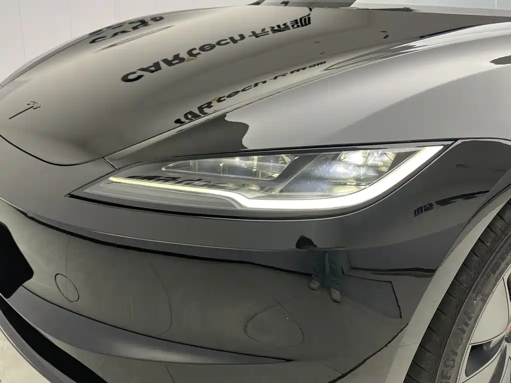 Tesla Model 3 — миниатюра 9
