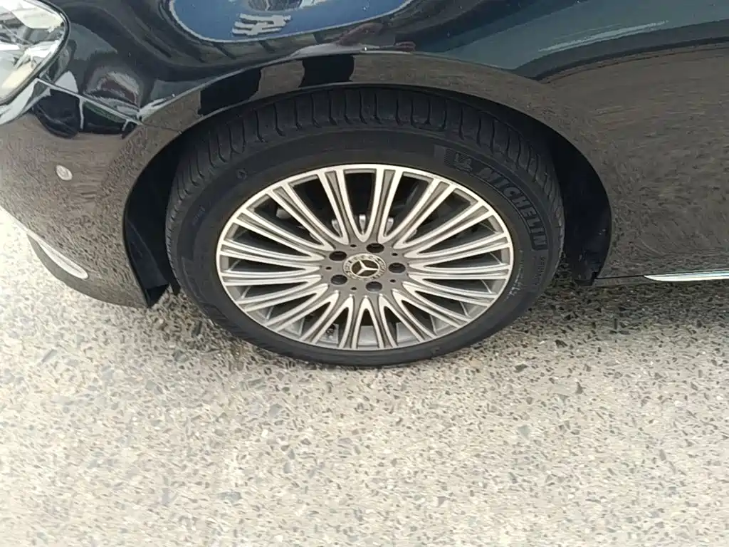 Mercedes-Benz E-Class — миниатюра 23