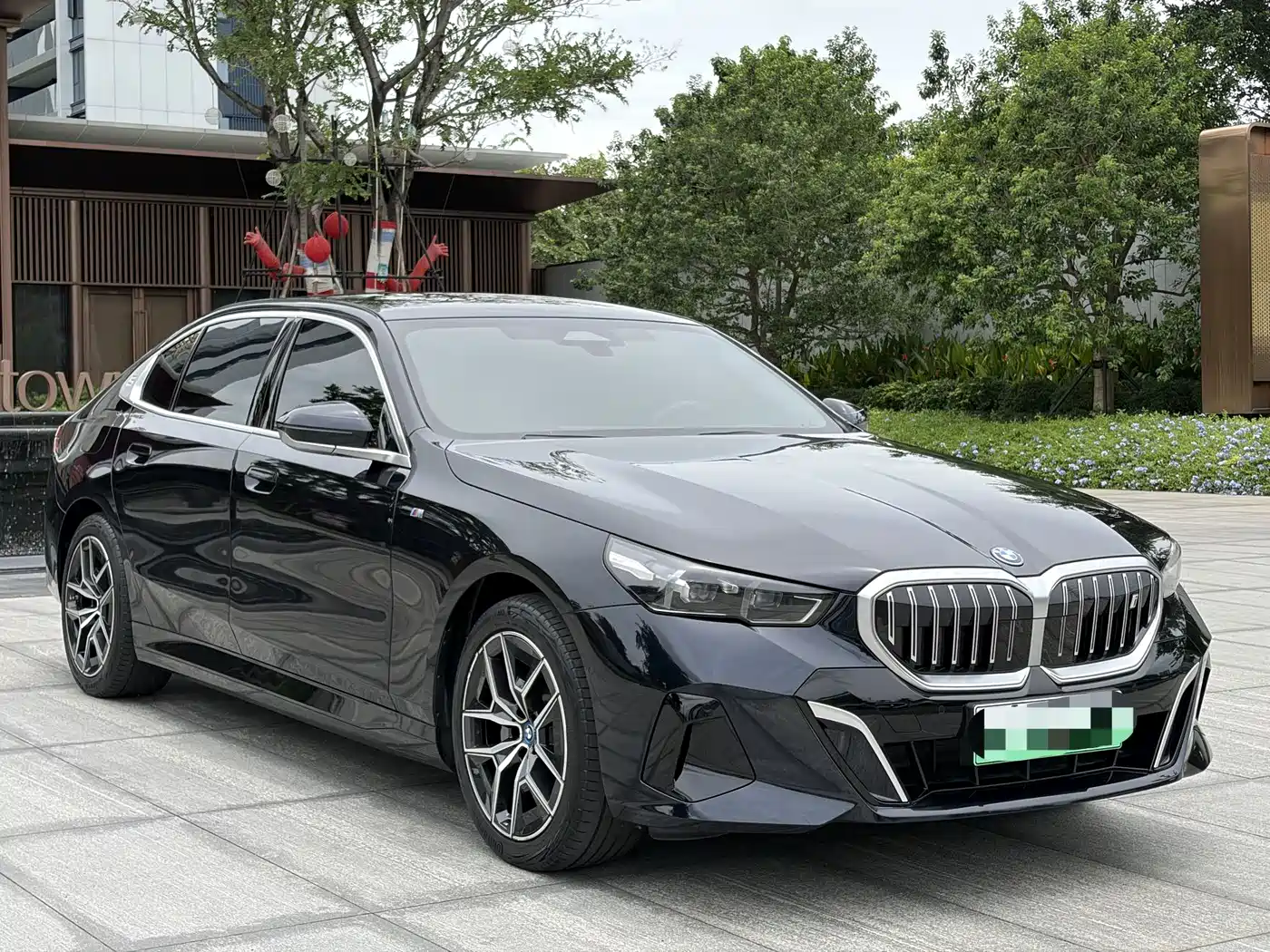 BMW i5