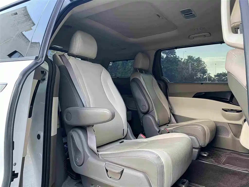 Kia Carnival — миниатюра 8
