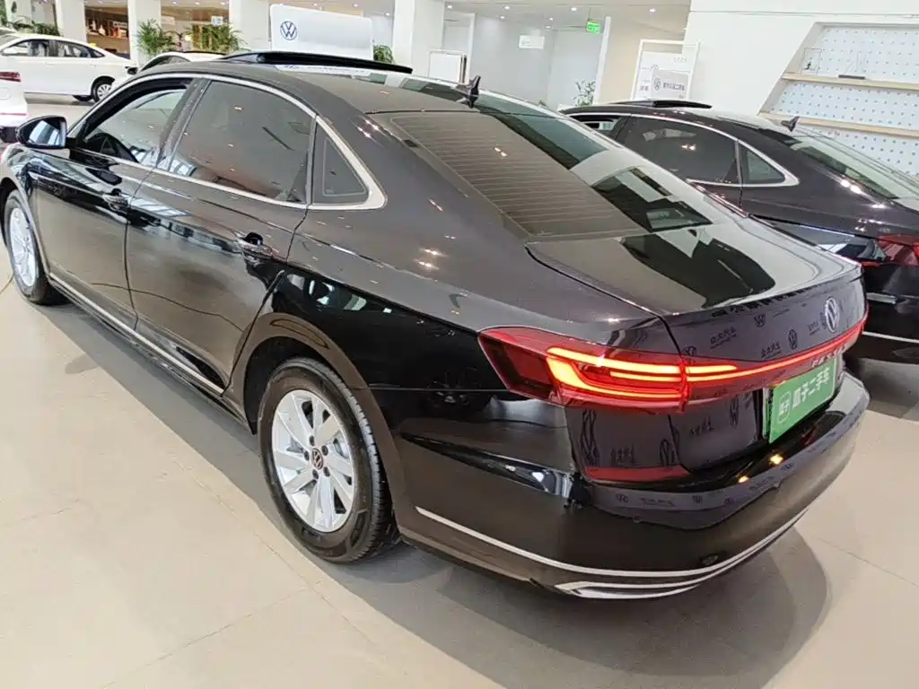 Volkswagen Passat PHEV — миниатюра 5