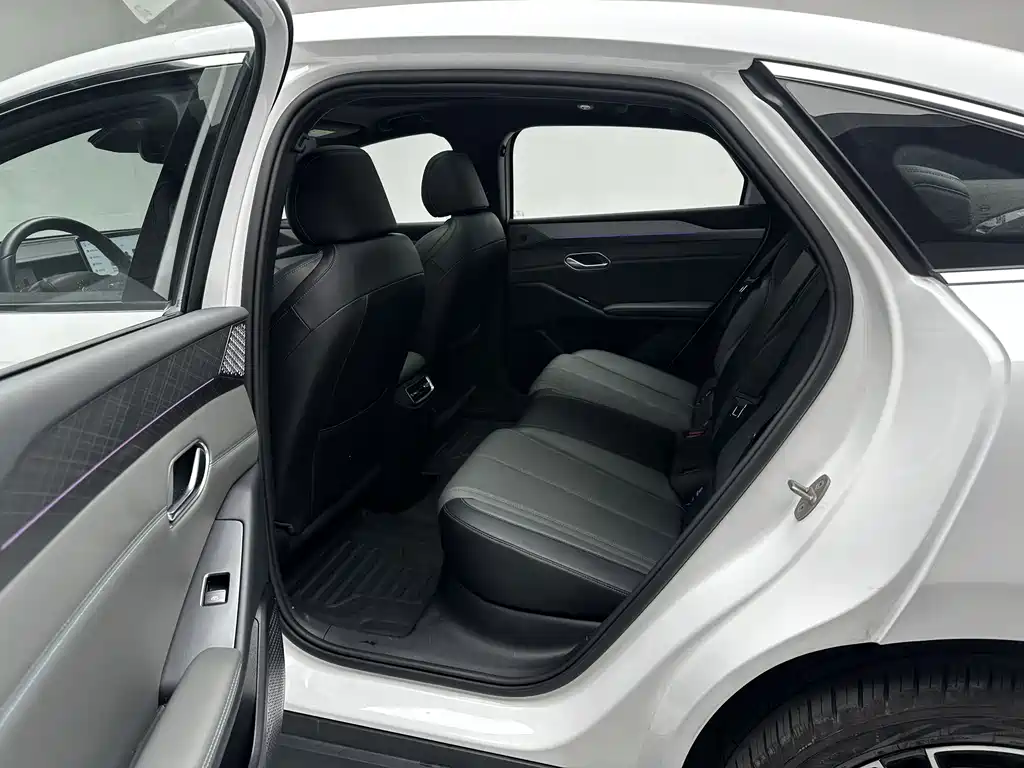 BYD Qin L — миниатюра 10