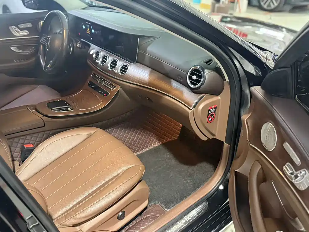 Mercedes-Benz E-Class — миниатюра 4