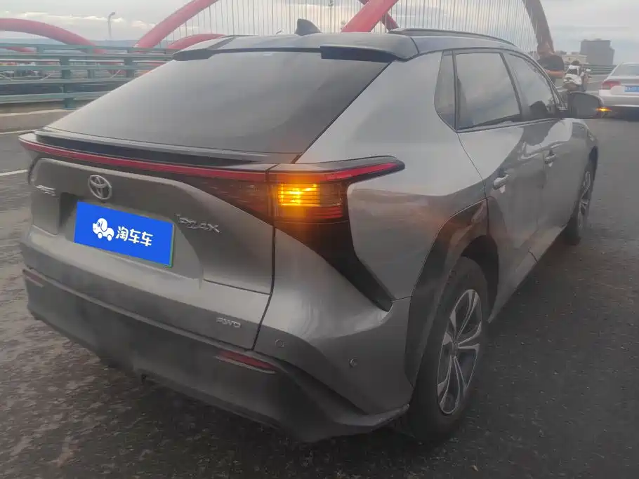 Toyota bZ4X — миниатюра 3