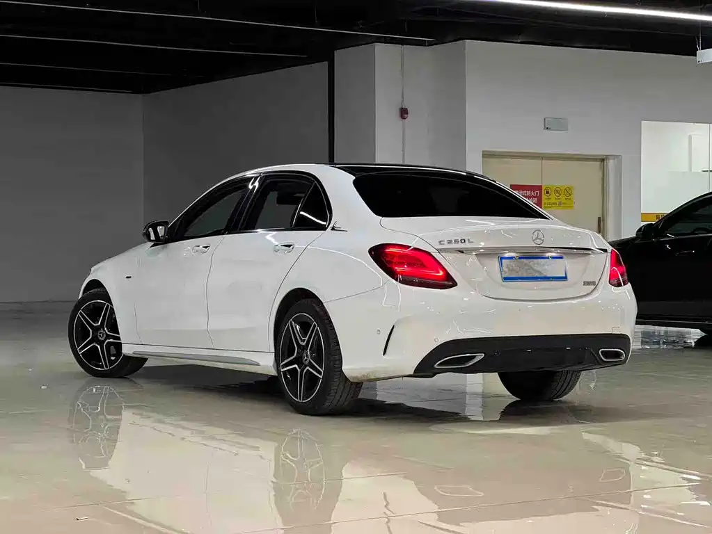 Mercedes-Benz C-Class — миниатюра 8