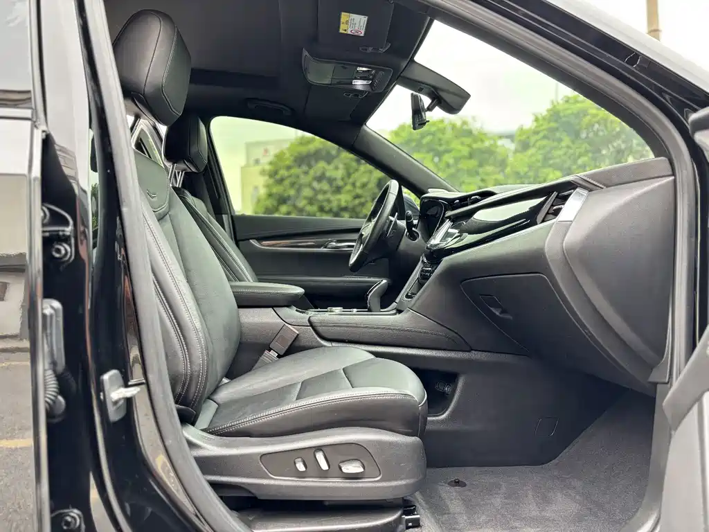 Cadillac XT6 — миниатюра 10