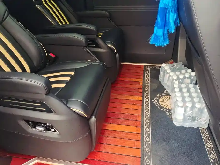 Volkswagen Caravelle — миниатюра 8