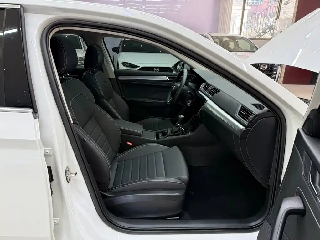 Skoda Superb — миниатюра 21