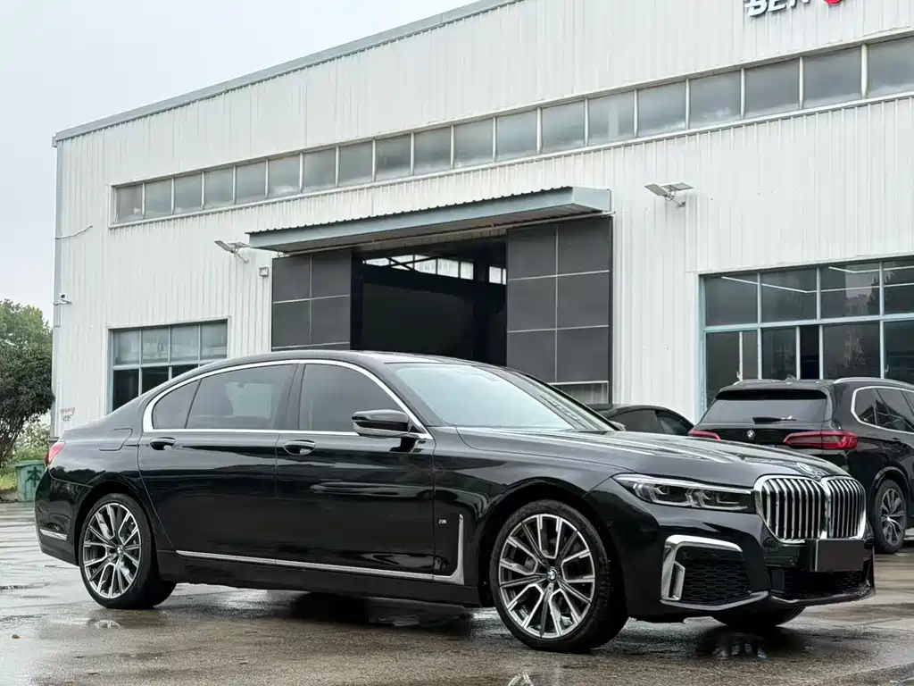BMW 7 Series — миниатюра 3