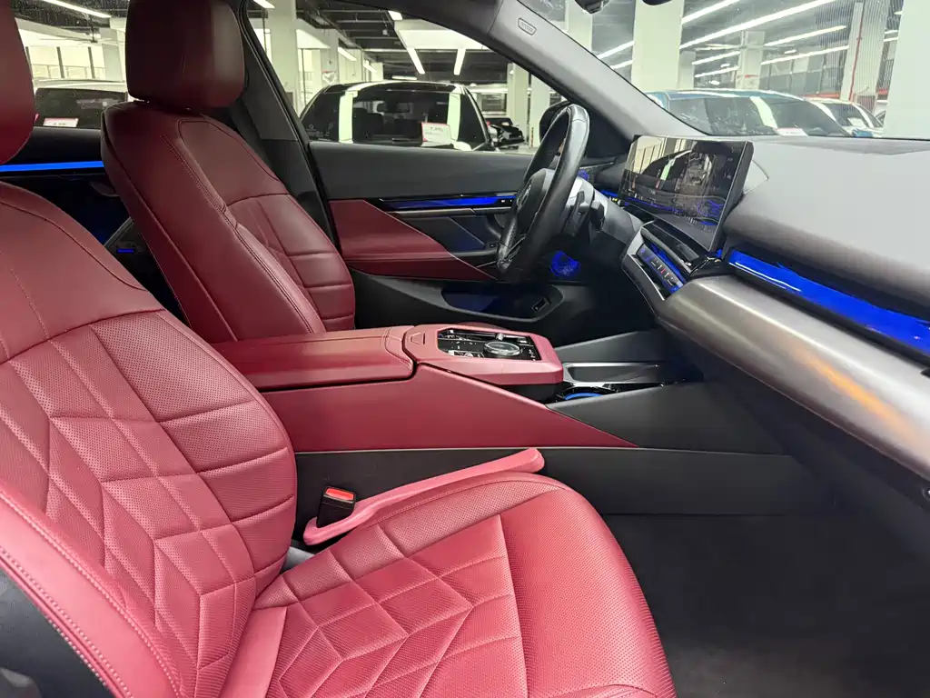 BMW 5 Series — миниатюра 21