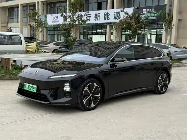 2025 Nio ET5