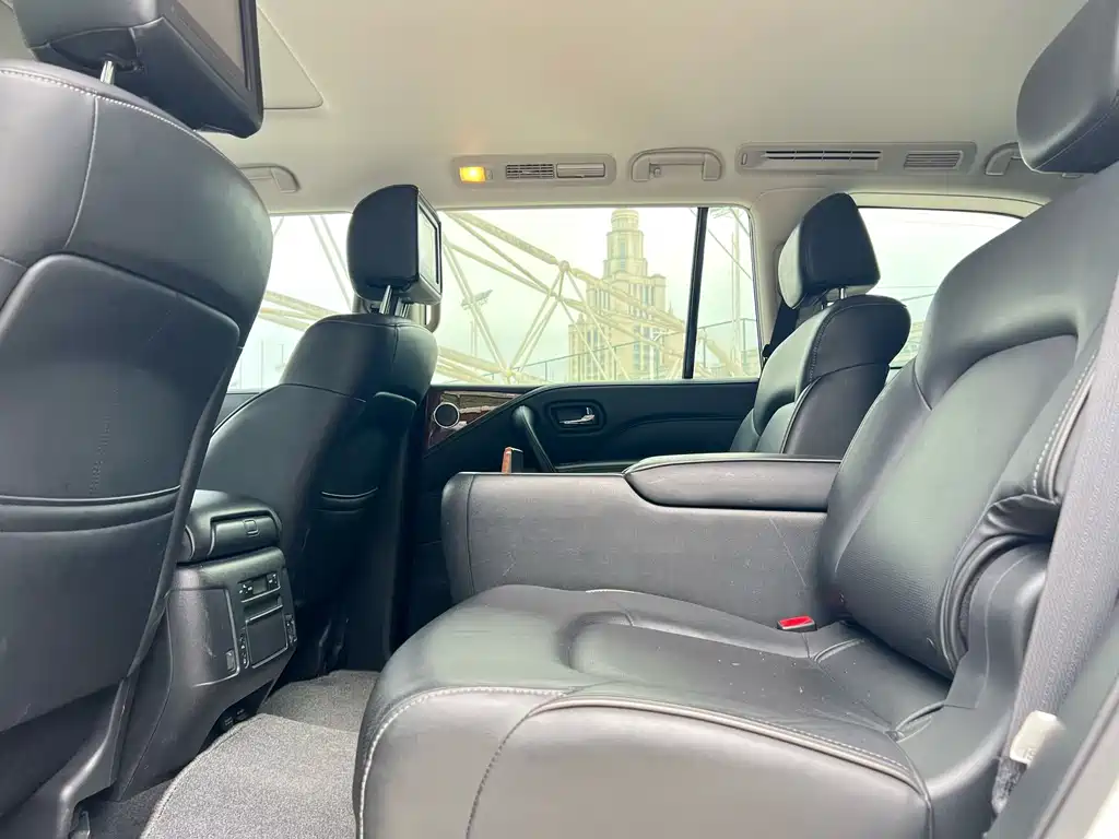 Infiniti QX80 2016 5.6L 4WD