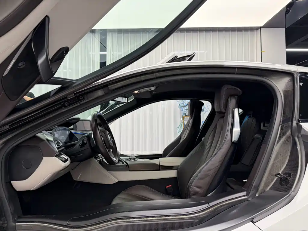 BMW i8 — миниатюра 17