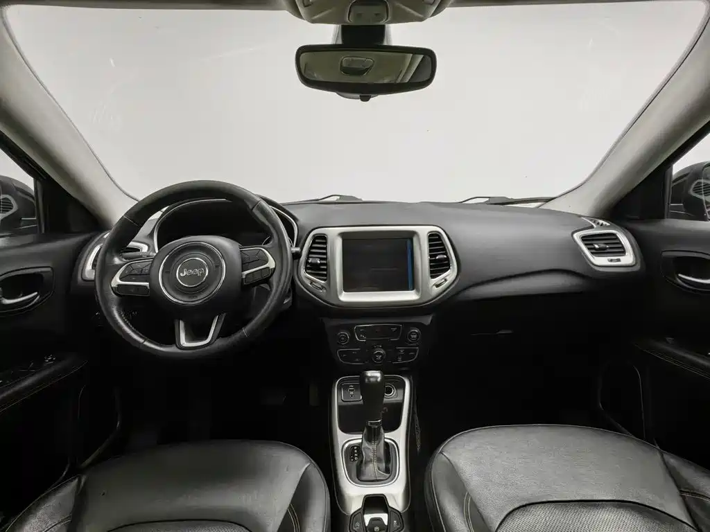 Jeep Compass — миниатюра 5