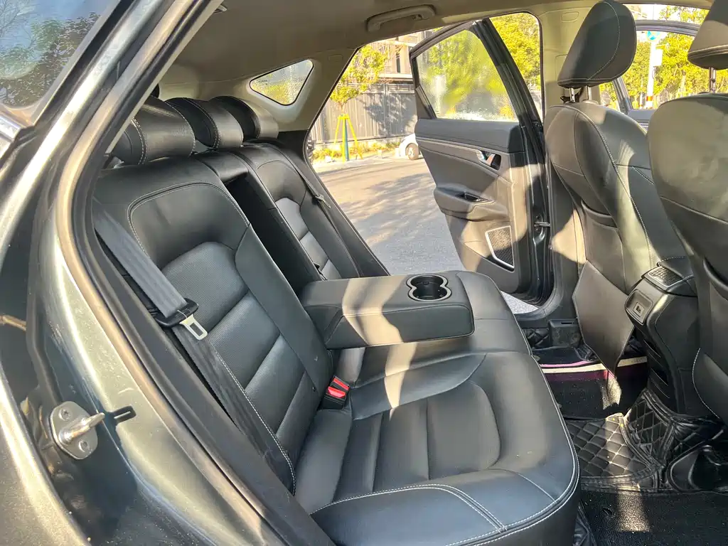 GEELY AUTOMOBILE EMGRAND GS