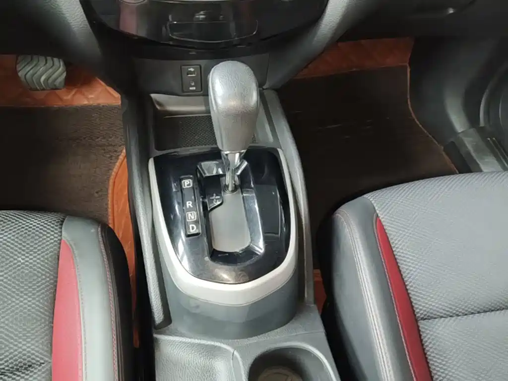 Nissan Qashqai — миниатюра 14