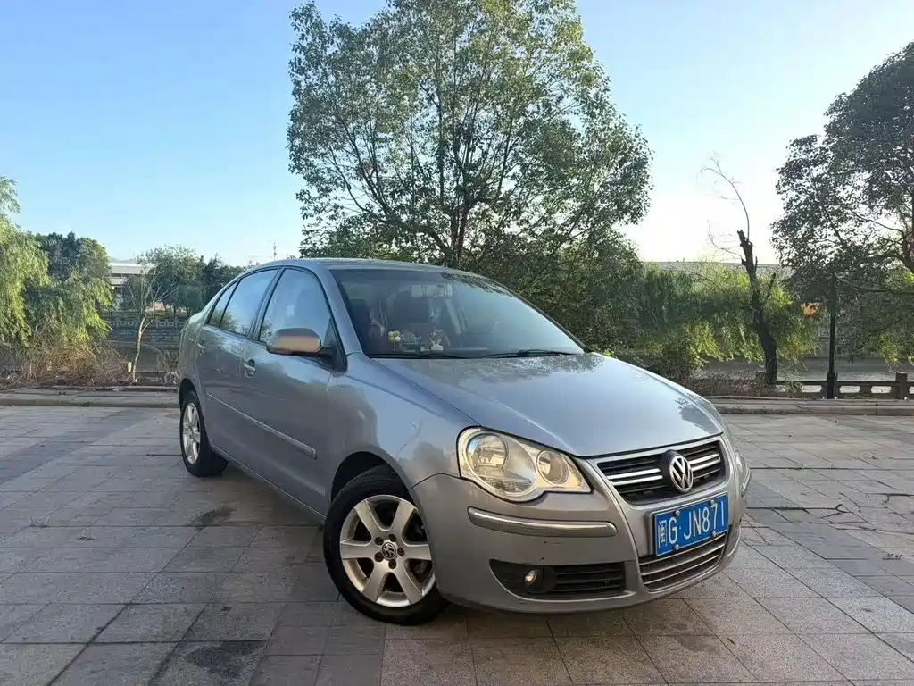 Volkswagen Polo 2009 1.4L MT