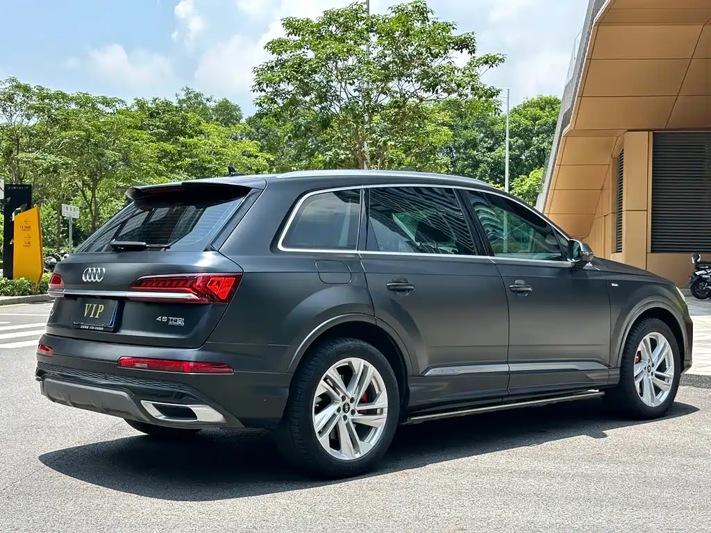 Audi Q7 2021 45 TFSI quattro S line Sport