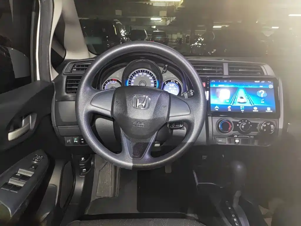 Honda Fit — миниатюра 11