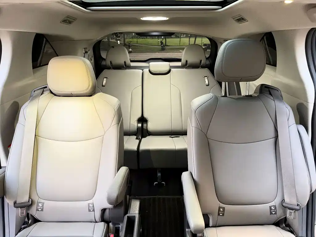 Toyota Granvia — миниатюра 23