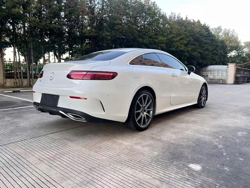 Mercedes-Benz E-Class (Import) — миниатюра 28