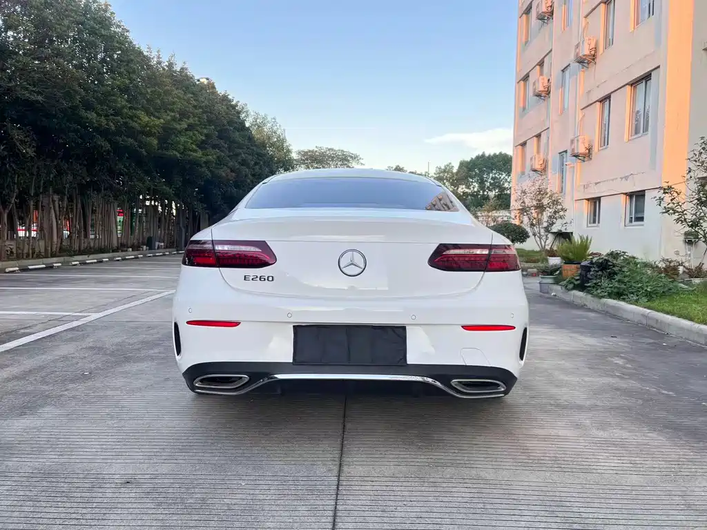 Mercedes-Benz E-Class (Import) — миниатюра 27