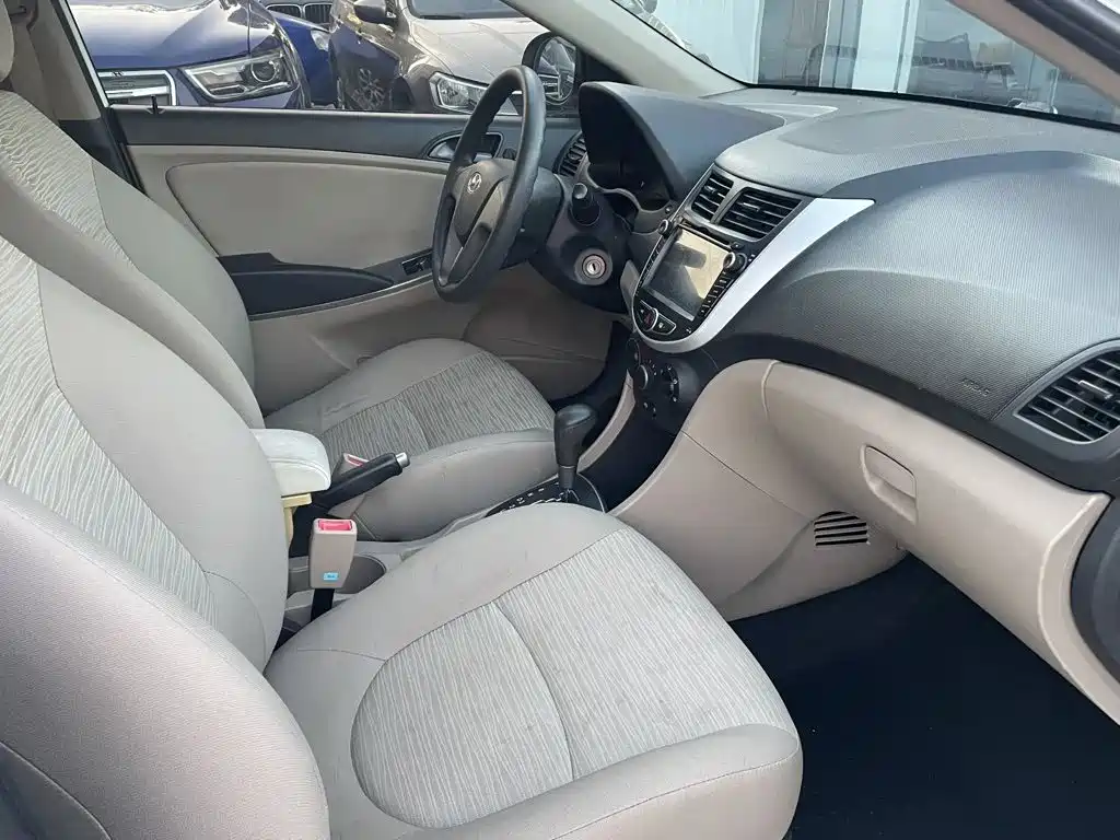 Hyundai Verna — миниатюра 5
