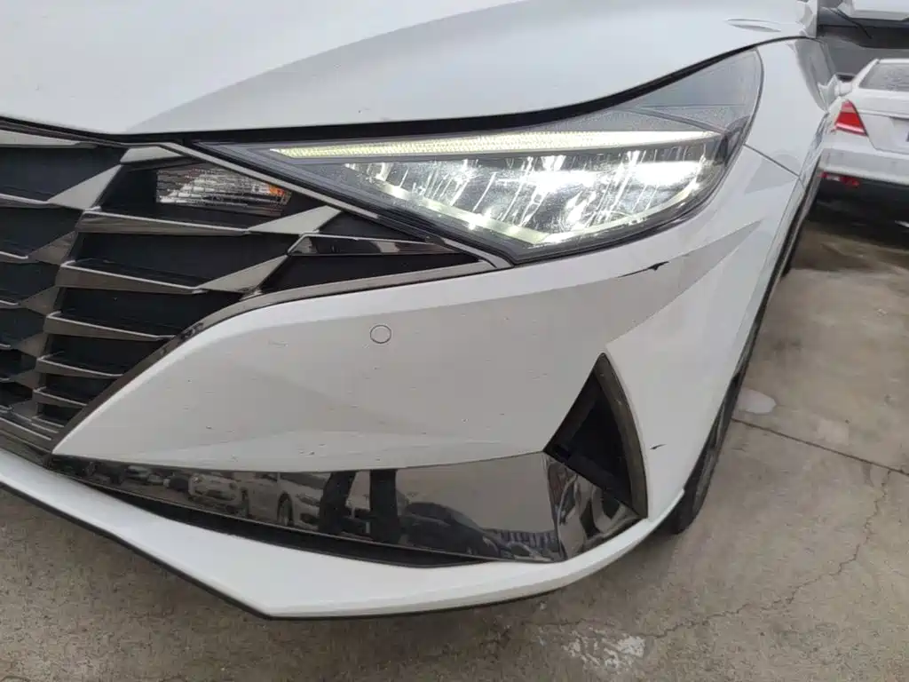 Hyundai Elantra — миниатюра 24