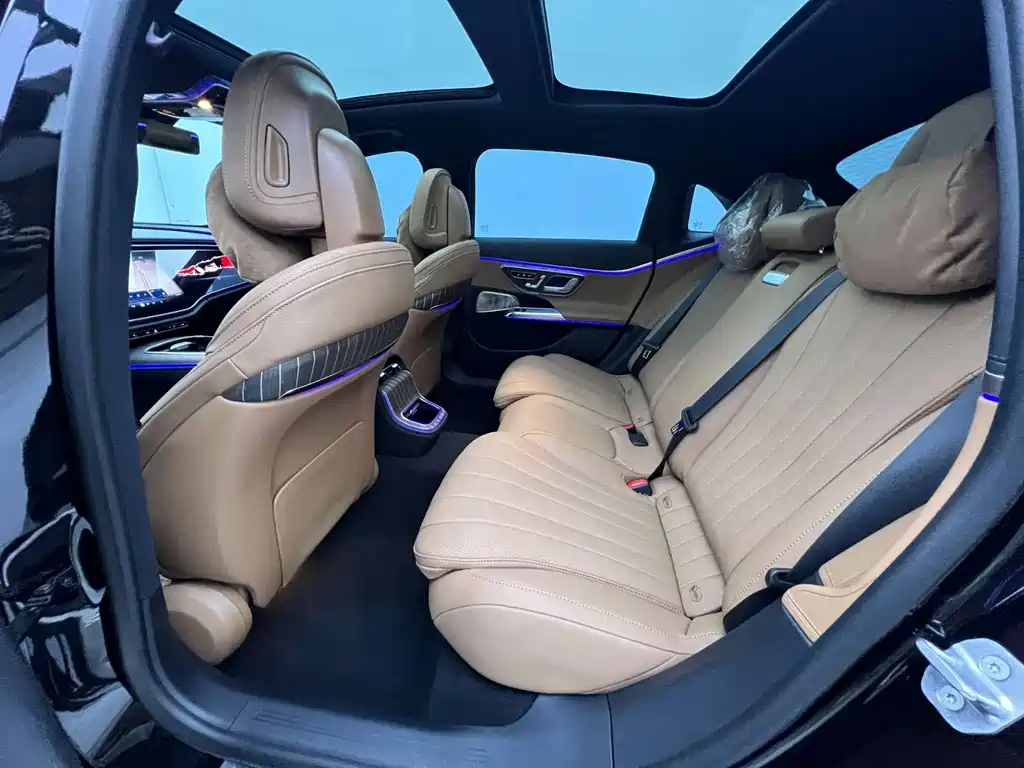 Mercedes-Benz E-Class — миниатюра 8