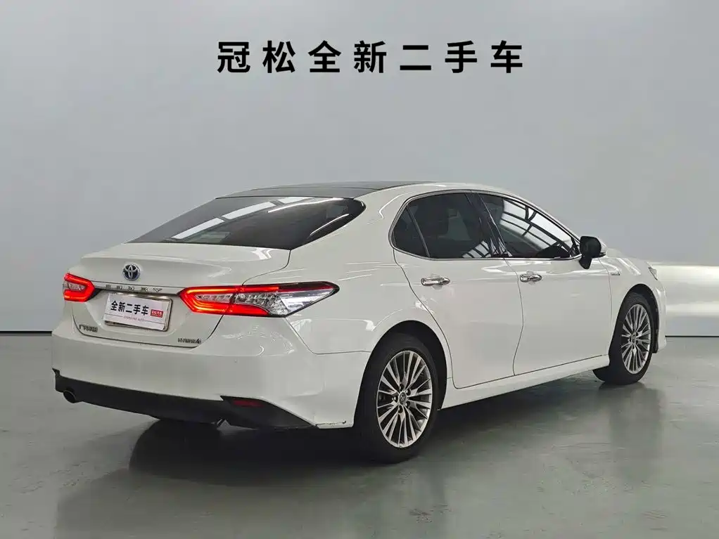 Toyota Camry — миниатюра 4