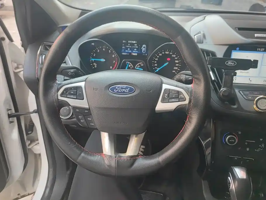 Ford Kuga — миниатюра 15