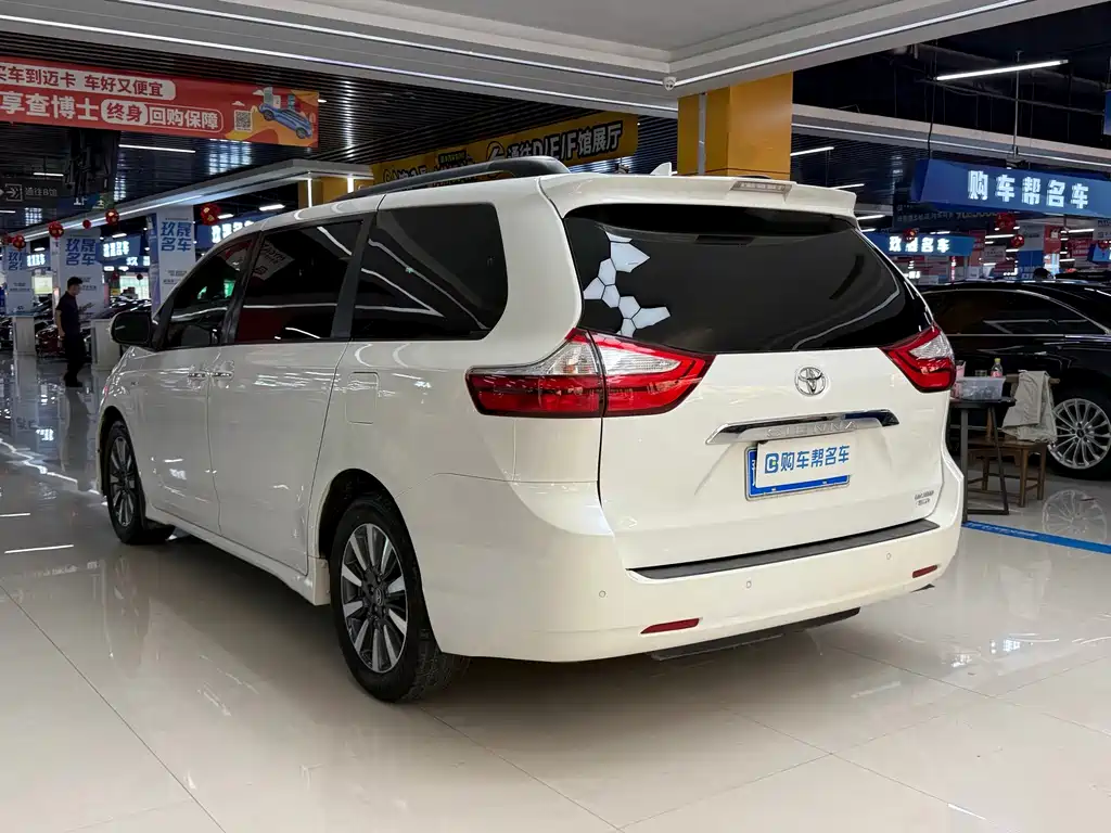 Toyota Sienna — миниатюра 24
