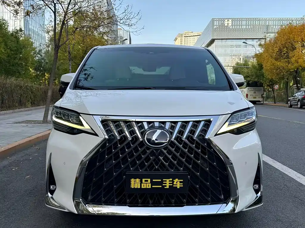 Lexus LM — миниатюра 2