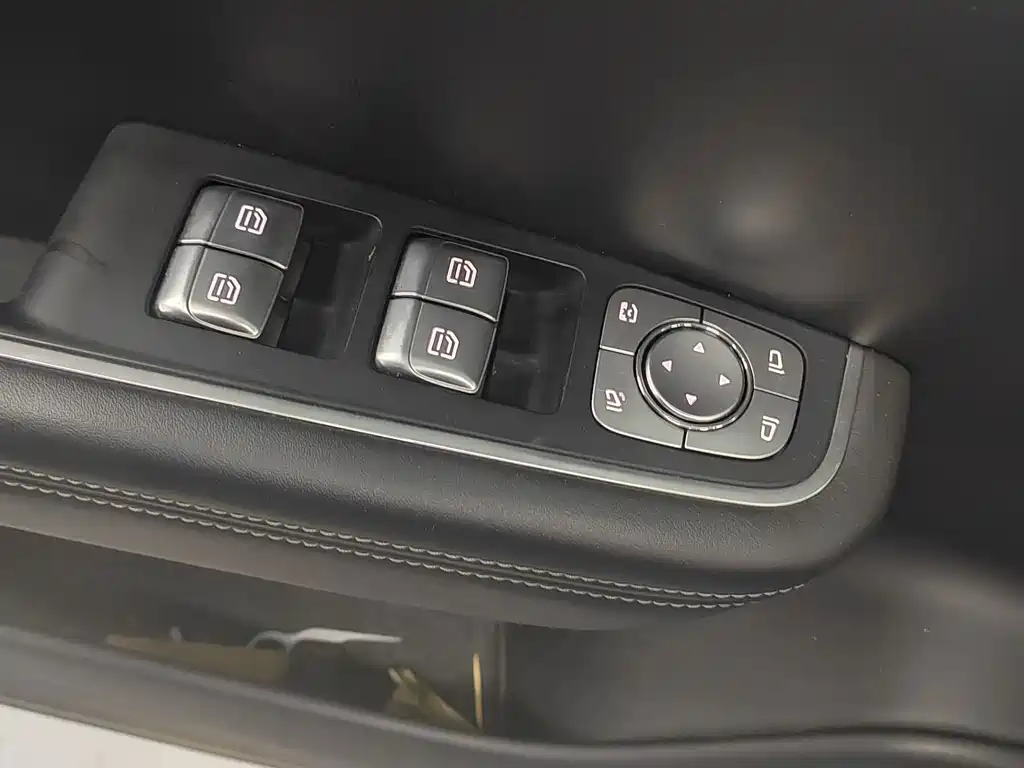 Li Auto Li ONE — миниатюра 8