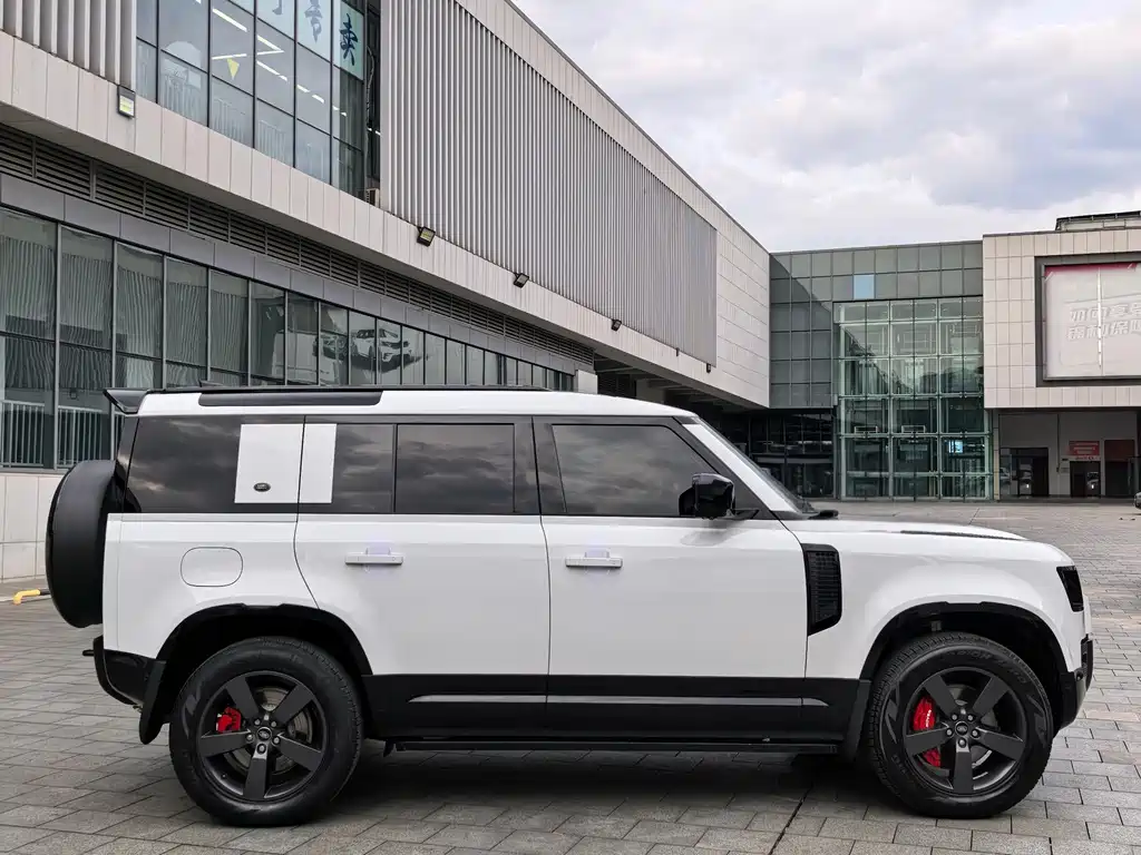 Land Rover Defender — миниатюра 4