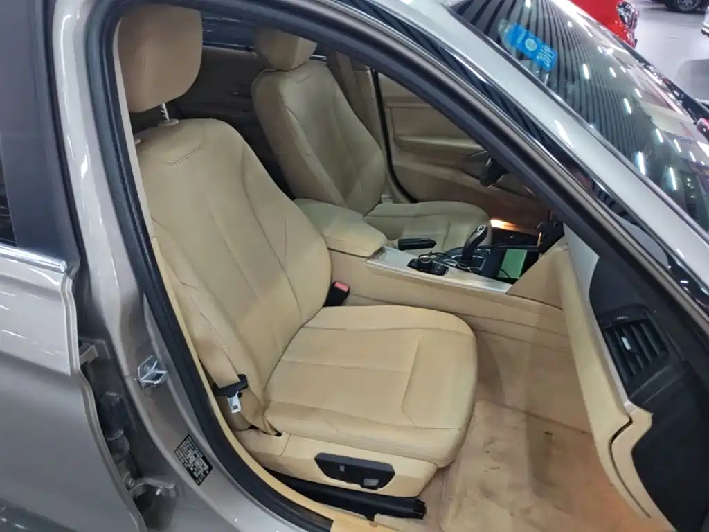BMW 3 Series — миниатюра 25