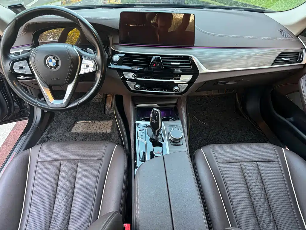 BMW 5 Series — миниатюра 6