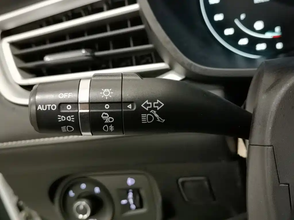 Roewe i5 — миниатюра 21