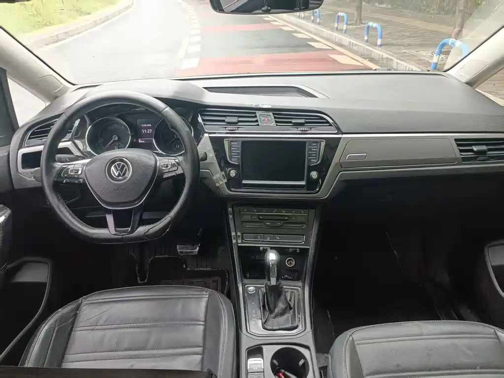 Volkswagen Touran — миниатюра 14