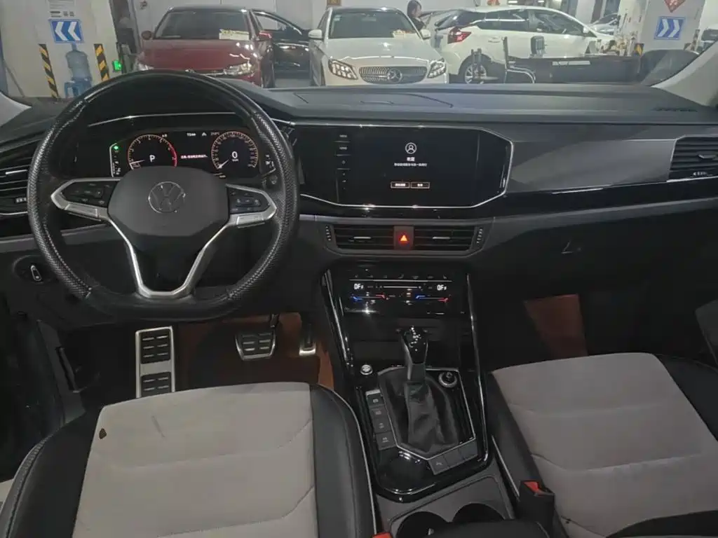 Volkswagen X — миниатюра 10