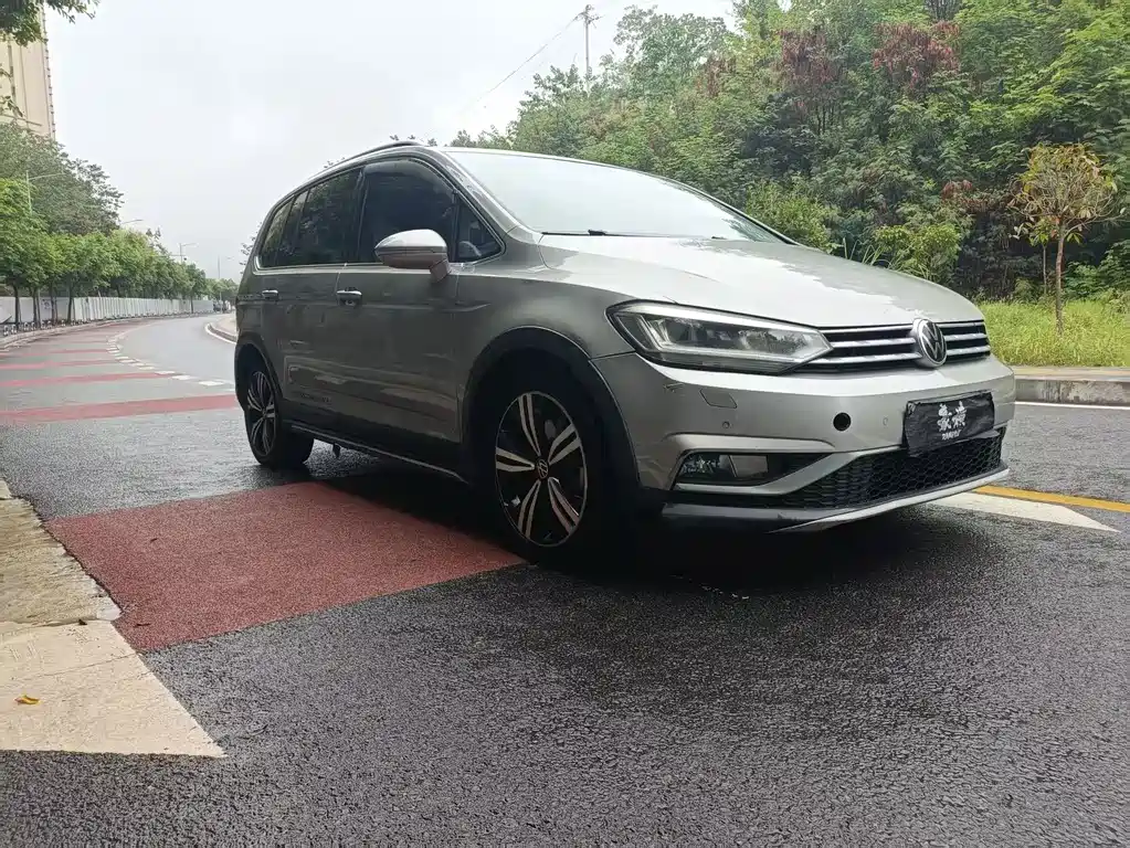 Volkswagen Touran — миниатюра 3