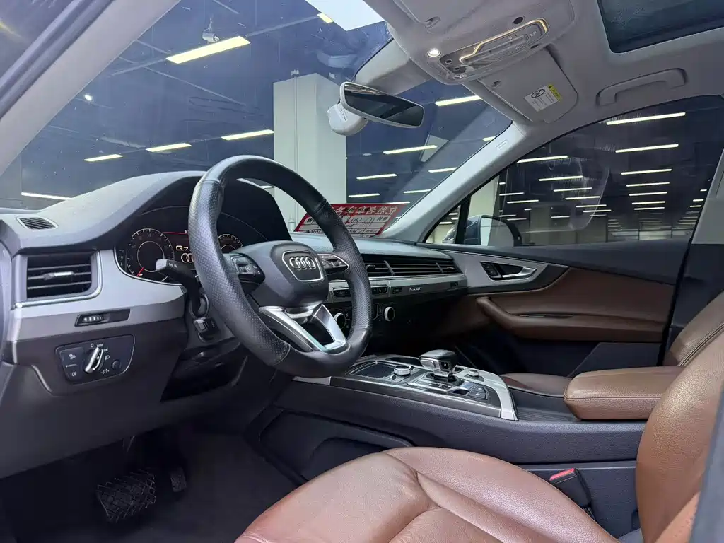 Audi Q7 — миниатюра 4