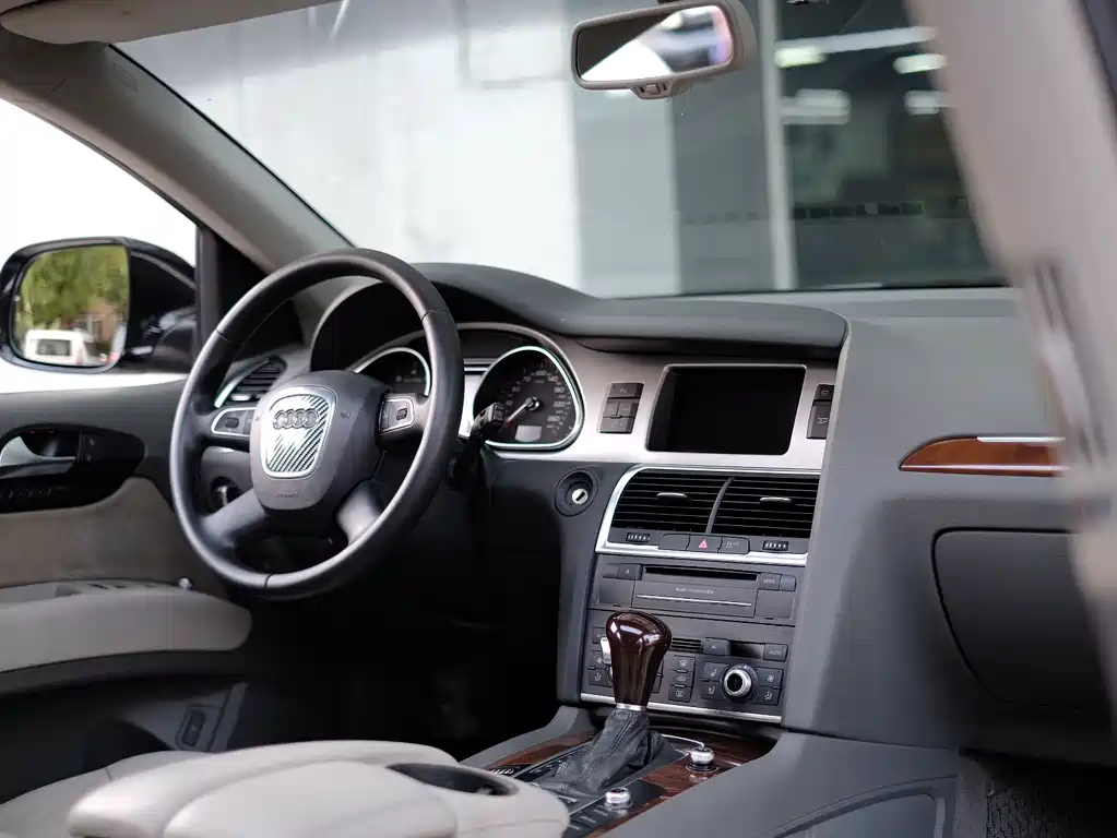 Audi Q7 — миниатюра 50