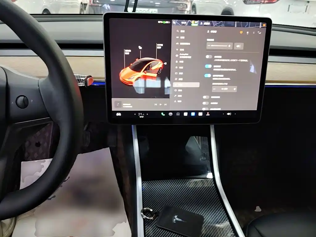 Tesla Model 3 — миниатюра 10