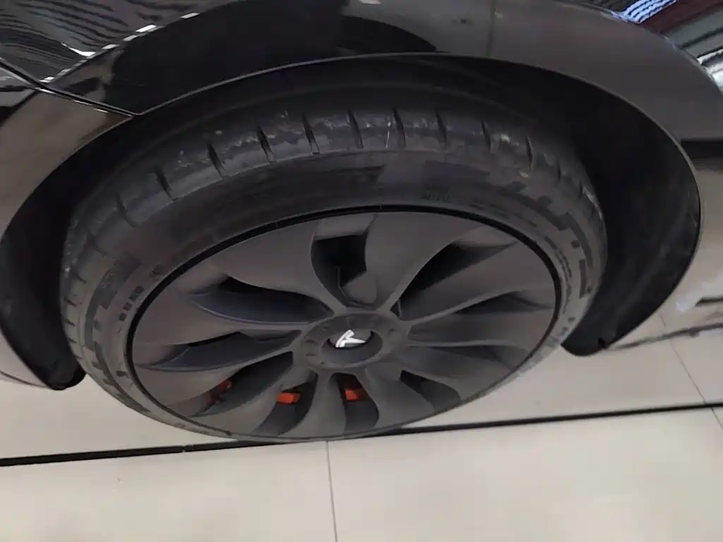Tesla Model 3 — миниатюра 23